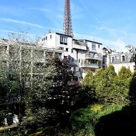 Eiffel Tower - Suffren Paris