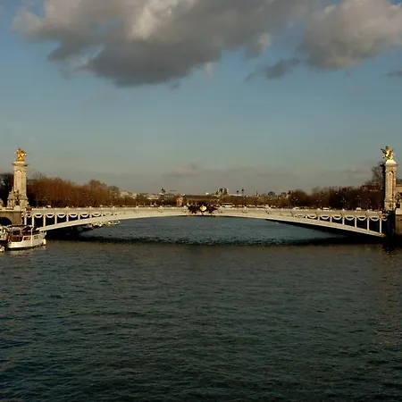 Eiffel Tower - Suffren Париж