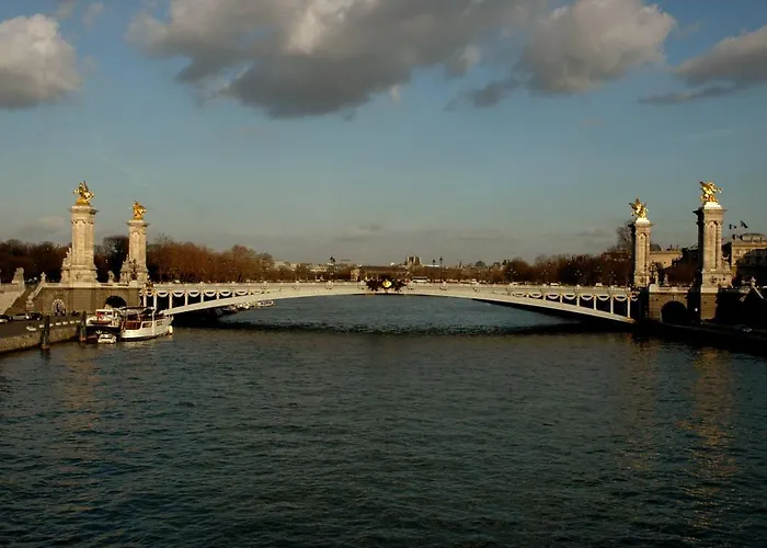 Eiffel Tower - Suffren Paris